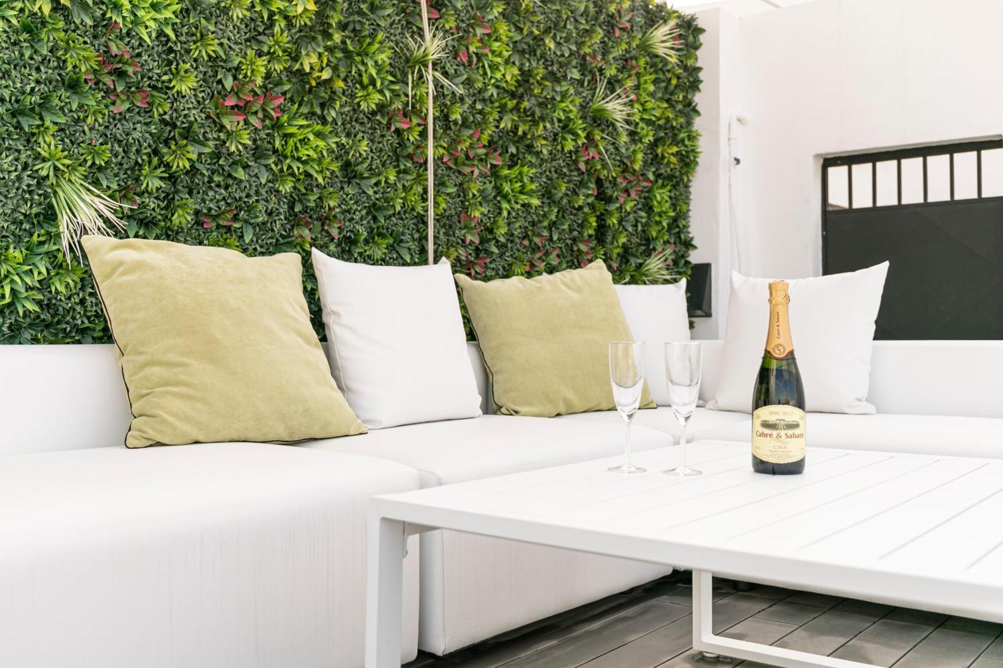 Isg Apartments Modern Atticpool At The Cathedralfree Parking Sevilla Eksteriør bilde