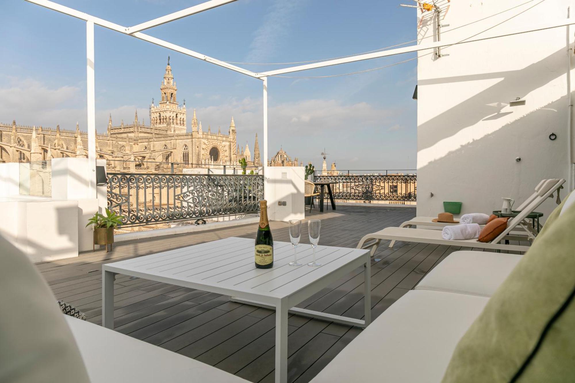 Isg Apartments Modern Atticpool At The Cathedralfree Parking Sevilla Eksteriør bilde
