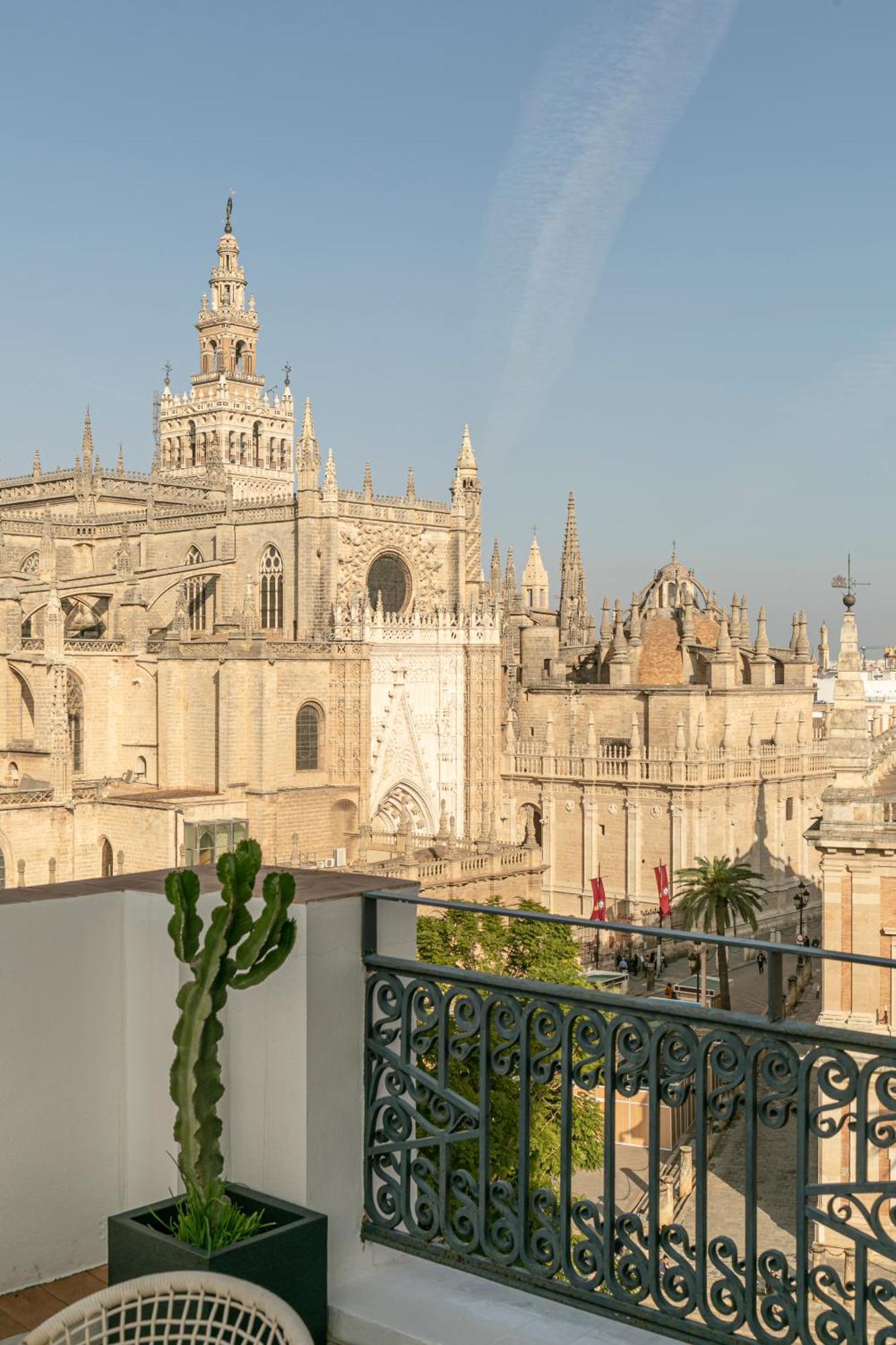 Isg Apartments Modern Atticpool At The Cathedralfree Parking Sevilla Eksteriør bilde
