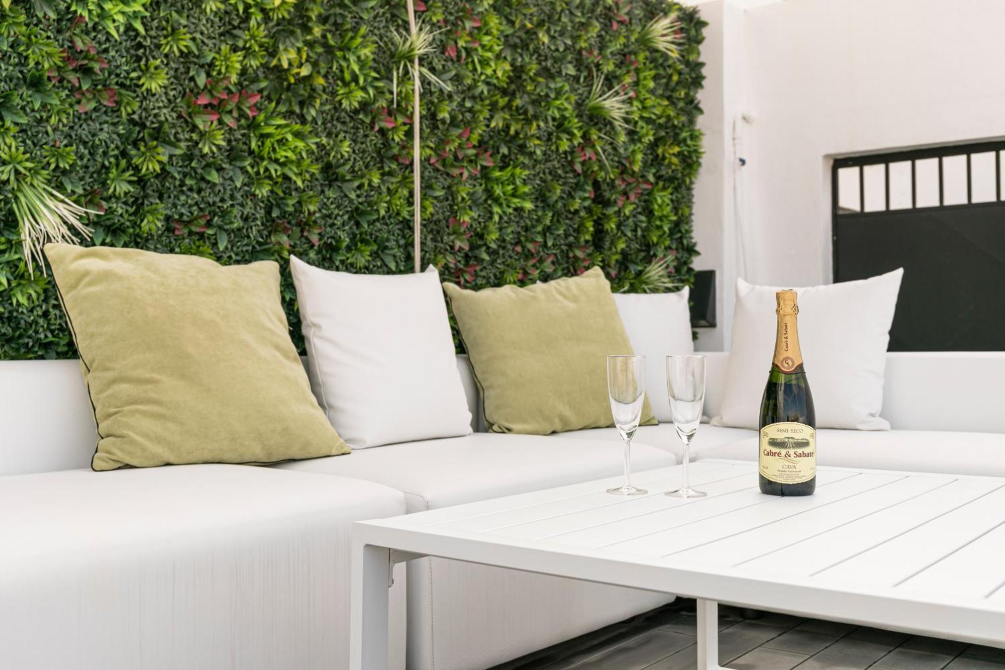 Isg Apartments Modern Atticpool At The Cathedralfree Parking Sevilla Eksteriør bilde