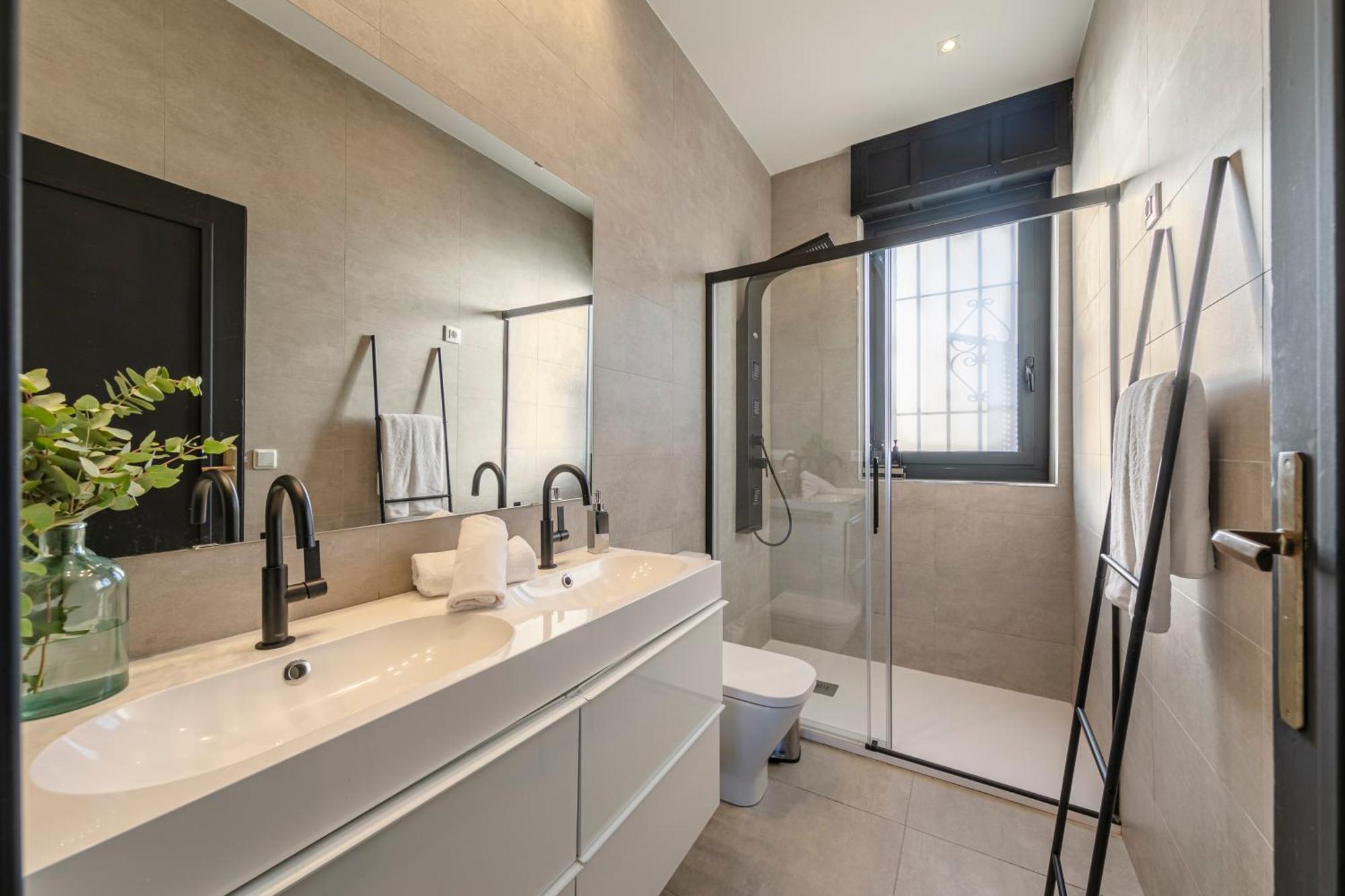 Isg Apartments Modern Atticpool At The Cathedralfree Parking Sevilla Eksteriør bilde