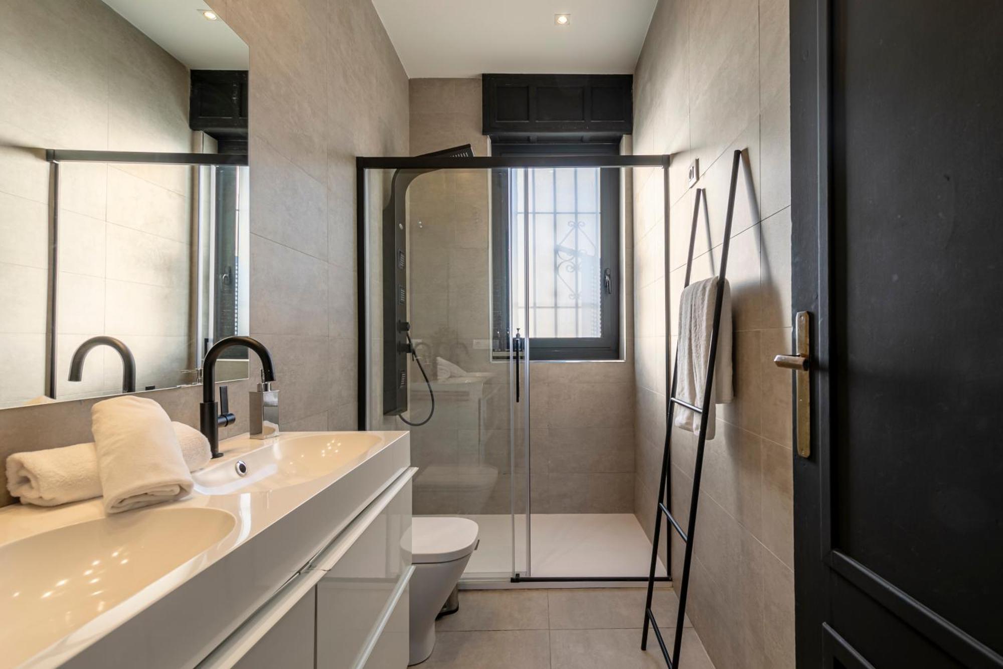 Isg Apartments Modern Atticpool At The Cathedralfree Parking Sevilla Eksteriør bilde